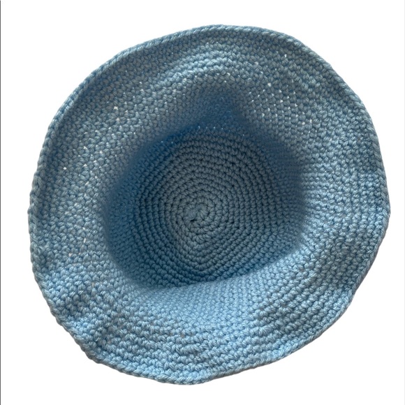 Handmade crochet bucket hat - Picture 3 of 3